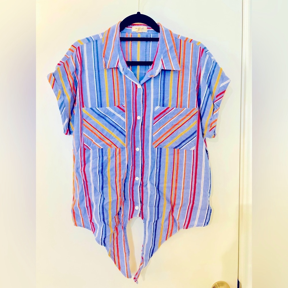 Women’s Button Up- tie front (L)